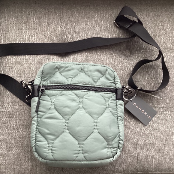 Danskin Women Blake Quilted Crossbody Bag 23 H x 20 L x 6 W cm, Green - Picture 10 of 10